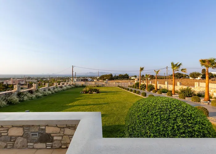 Villa Alkis Dream With Jacuzzi